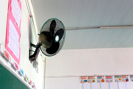 Ventiladores de pared para escuelas